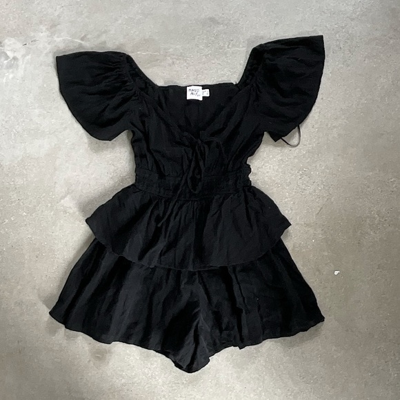 Princess Polly Black Cap Sleeve Romper Lace-Up Size 2 - Picture 2 of 3